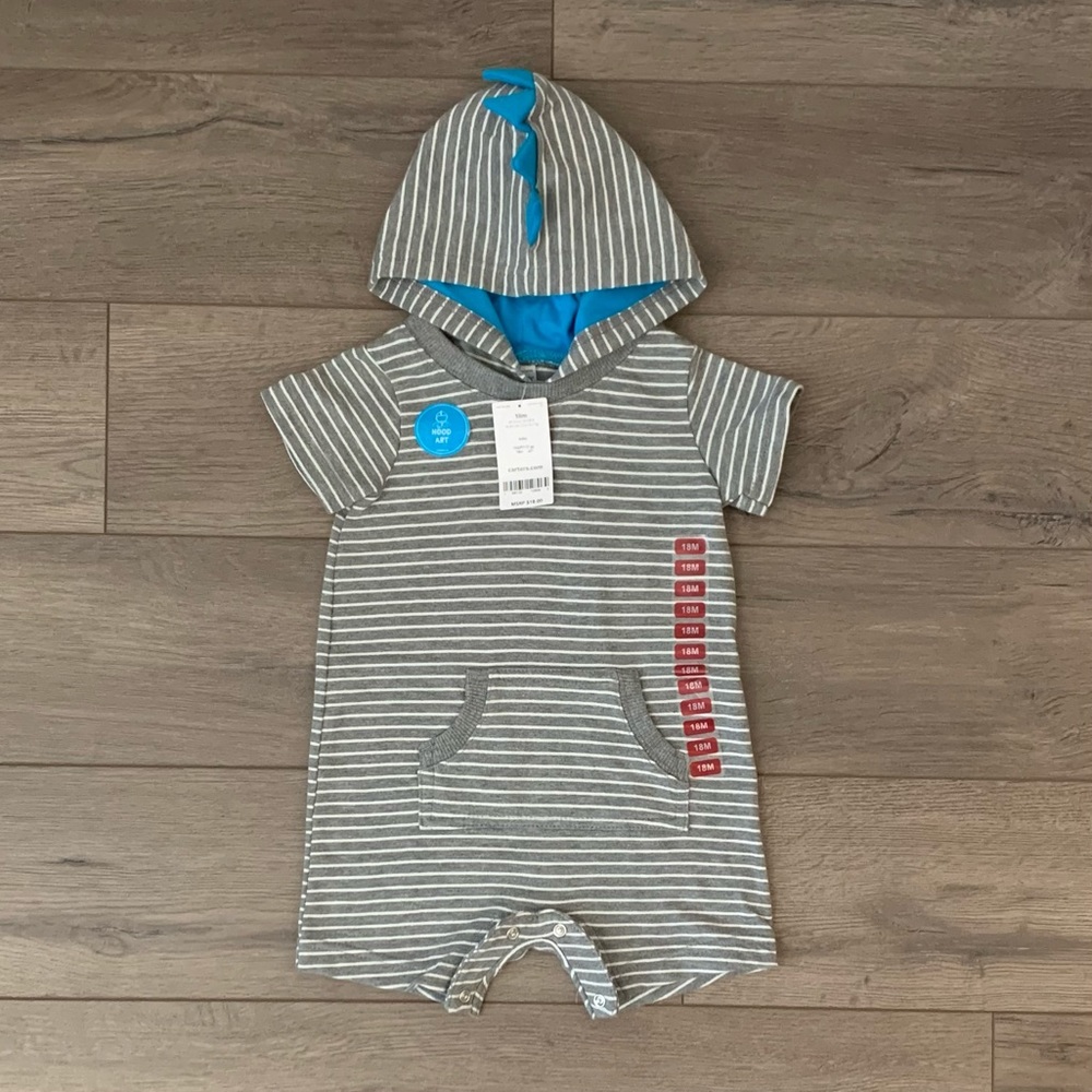 NWT Carter’s Romper w/ Hood 12-18 months